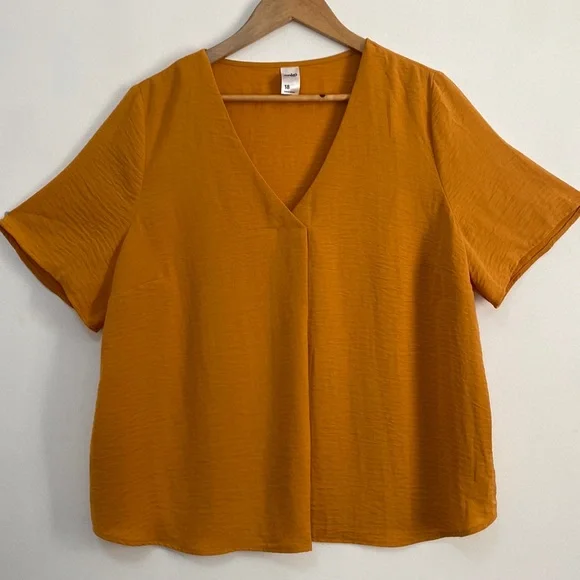 Mustard Coloured V neckline T-Shirt - Size 18 - Picture 1 of 6